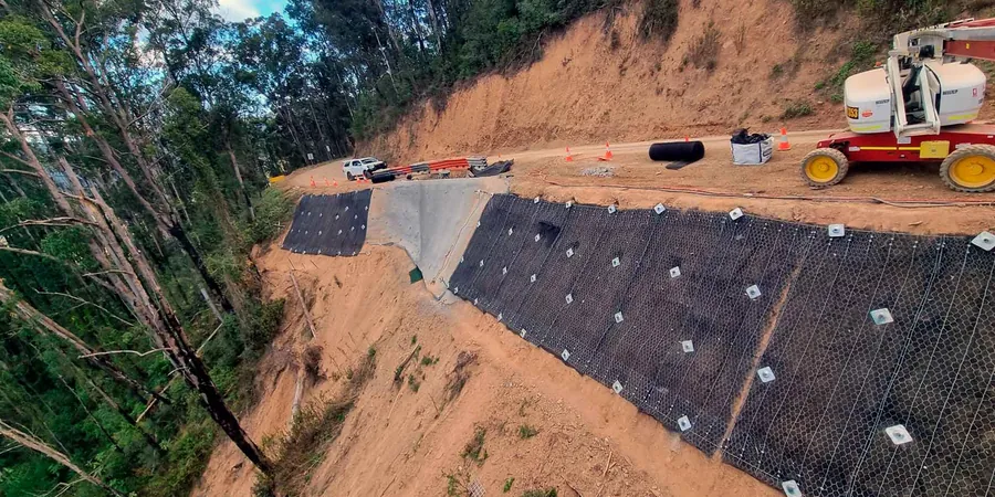 Análise de Estabilidade de Taludes em Rio Branco: Abordagem Técnica para Solos da Amazônia Ocidental